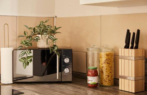 R B Apartment Hamburg Business am Flughafen für 1-5 Personen - ideal für Geschäftsreisende und Familien - Küche - Waschtrockner - Smart TV - kostenloser Parkplatz - Foto 8