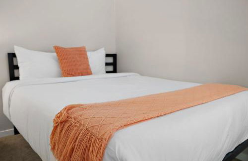 CozySuites Mill District with pool gym #13 - Foto 7