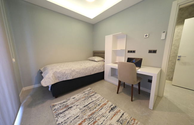 Sky Garden Suites - Photo 11