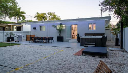 5BR HotTubPoolTableMiniGolf 7 min to Wynwood - Foto 2