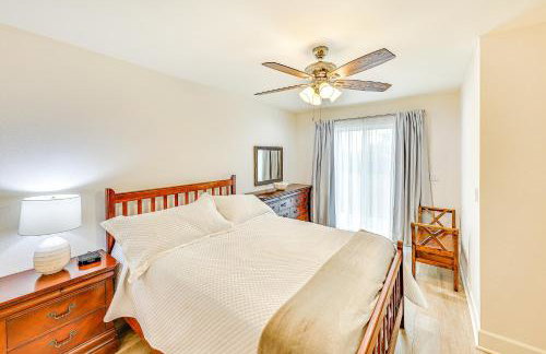 Patio and Workspace Peaceful Riverside Retreat! - Foto 12