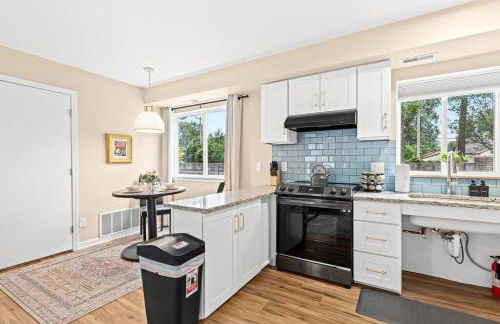 1st Floor 1BR Flat, King Bed, End Unit - Foto 15