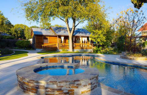 Cypress Creek Cabin Stay for 6 Access to Pool Hot Tub - Foto 16