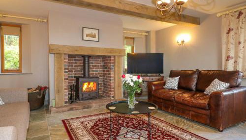 Chapelfield - Photo 2