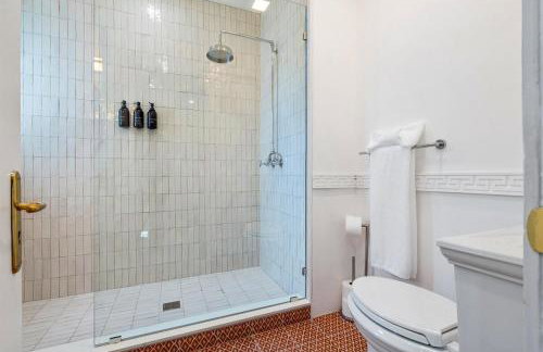 Moroccan Opulence 5 Minutes to Downtown & Beach - Foto 15