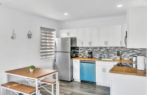 Amazing Big 2 Bedroom Apartment Beach & Casino - Photo 14