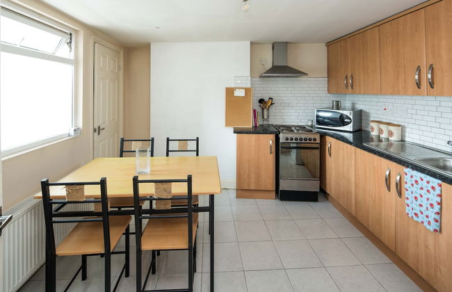 Stylish Penthouse for 6 in Woolwich - Photo 14