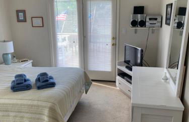 Pets OK Rest A Shored A Secure and Comfortable Home Flat Screen T Vs In All Rooms Fully Stocked With Plenty Of Amenities Private Inground Pool Gas Fireplace Rents Sat to Sat Full Weeks only - Foto 29