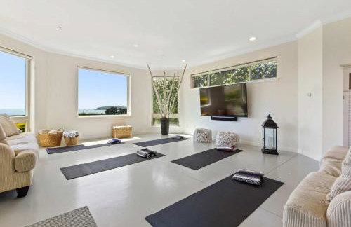 Breathtaking Views of the Pacific Ocean Rooftop Balcony Gourmet Kitchen and Hot Tub overlooking Golf Course - Foto 10