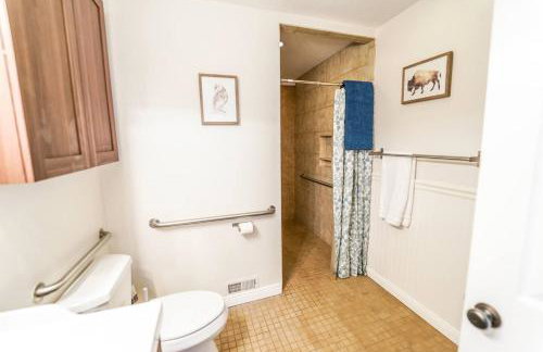 Turquoise Twin ★Vacation COS★3 King Beds★Near AFA - Foto 24