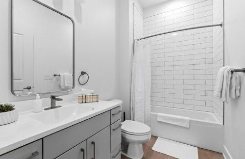 Luxury Lil' Italy 2BR, Sleeps 6 Free, Parking Gym - Foto 19