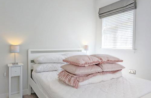 One Elms Way - Sleeps 8 - West Wittering - Foto 38