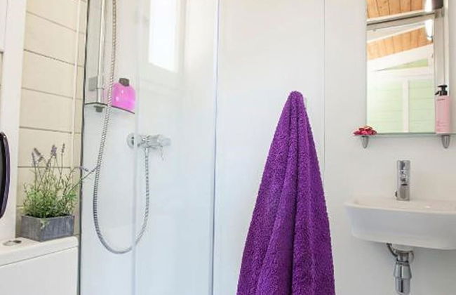 Beautiful Wooden Bungalow With Shared Pool - Foto 5