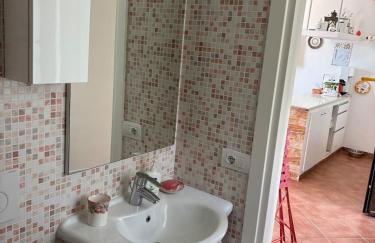 With your feet in the lake - Photo 10