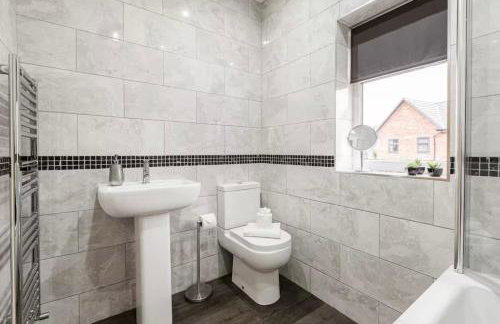 Norris Stays - Sleeps 7 by M55 - Photo 9