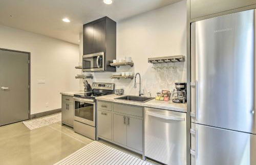 Elkhart Lake Townhome - 20 Mi to Sheboygan! - Foto 11