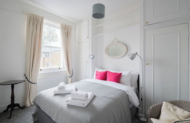 At Home in Chelsea - Photo 7