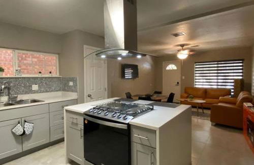 Close to All, Restfull, Cozy Duplex B in Downtown, UTEP, Hospitals - Foto 45