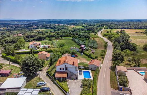 Six-Bedroom Holiday Home In Barban - Foto 11