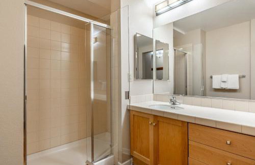 Mammoth Green #220 - Nearly Ski-In Ski-Out 3 Bedroom 2 Bath, Sleeps 8 - Photo 13