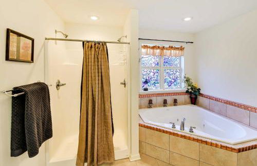 Woodsy Ballston Spa Home 4 Mi to State Park! - Foto 18