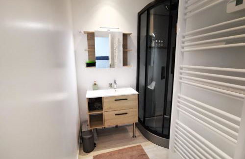 Appartement dans maison d'architecte avec terrasse - Photo 12