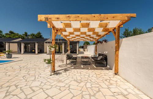 Unique Villa V with large pool - Photo 19