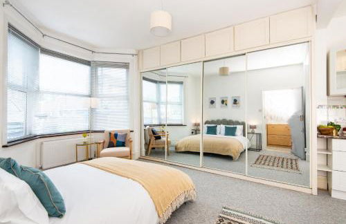 Ground Floor En-Suite Room with a Private Kitchen and Parking in a 5-Bedroom House at Hanwell - Foto 9