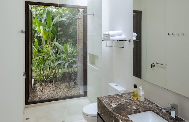 w Amazing 4BR Villa at Mesa de Yeguas - Photo 10