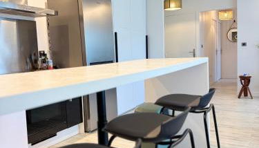 LA PROVENCE - '' TRAVELLER AWARD 2026 '' - Charming modern family apartment, pool & private parking near Avignon, fully renovated with interior-architect design - Foto 2