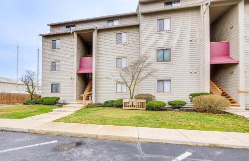 Lakefront Port Clinton Condo with Boat Dock and Slip! - Foto 17