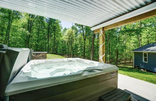 Luxury Mountain Retreat - 4 King Suites & Hot Tub - Photo 4