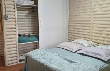 Chalé alpino em canela rs todo mobiliado com cozinha lareira split Wi-Fi 2 quartos perto do centro - Foto 17