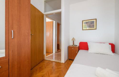 Apartment MARIO - veliki stan za odmor - terasa- vrt - bazen - pogled more, izoliran - Photo 16