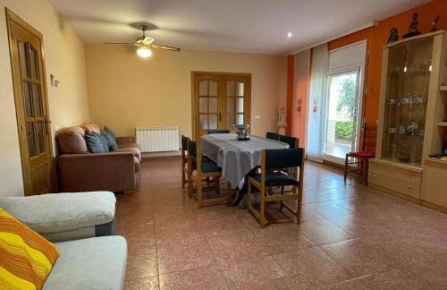 Pet-Friendly Villa with Pool - Foto 5