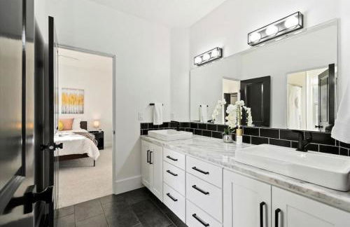 Private Oasis On 2 Acres with Indoor Pool and Theater - Foto 28