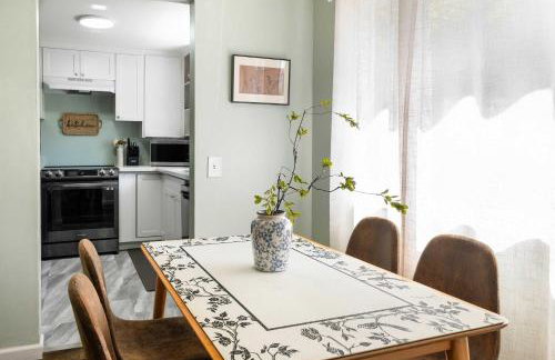 Vintage Charm 3BR Home w Yard Pets Welcome - Foto 2