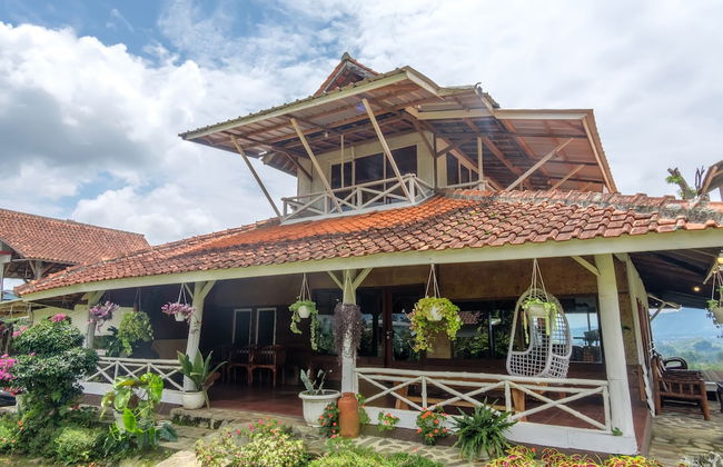 Hilltop Camp Lembang by TwoSpaces - Photo 43