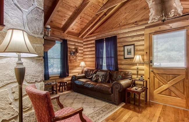 Er44 - Rising Eagle - Great Location! Close To Town! 2 Bedroom Cabin by RedAwning - Foto 8