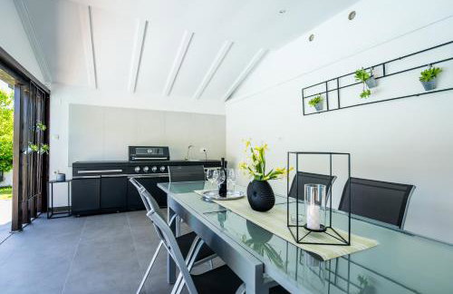 Villa Bella, villa with heated Pool - Foto 8