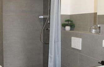 Stadtloft Apartment "Nadorst" Möbliertes Wohnen auf Zeit in Oldenburg - Photo 6