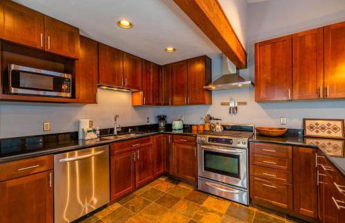 Cozy Cabin Perched on the Mountainside - Alpine Haus - Foto 25