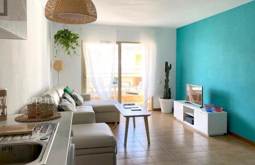 New Stunning Seaview Apartment with lovely balcony - Photo 1