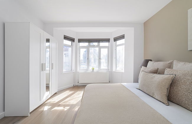 The Neasden Villas - Photo 5