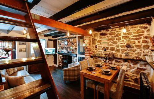 The Smugglers Hideout - Sleeps 4 - with HOT TUB - Foto 2