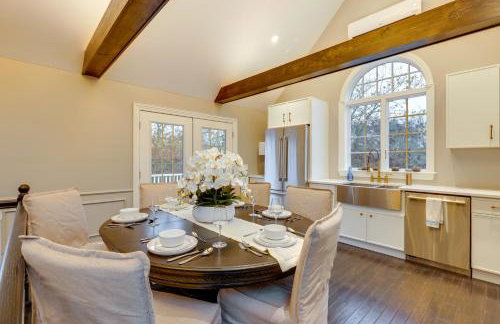 Easy Coast Access! Elevated Marthas Vineyard Stay - Foto 6