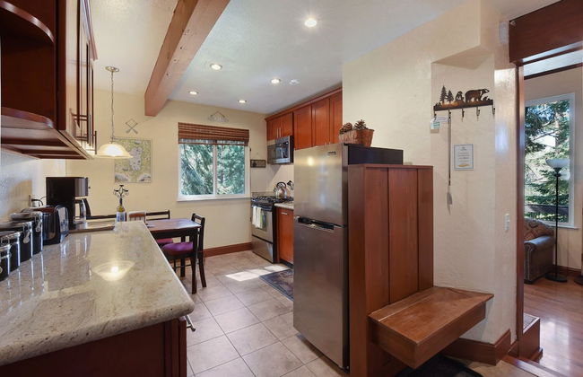 Tahoe City Getaway Minutes From Lake and Activities - Photo 9