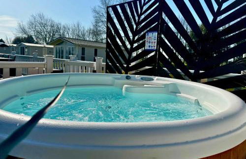 Meadows 33 Hot tub - Southview Holiday Park - Foto 14