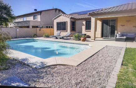 Pet friendly 3br 2ba Private optional heated Pool BBQ grill Golf Clubs close to park - Foto 6