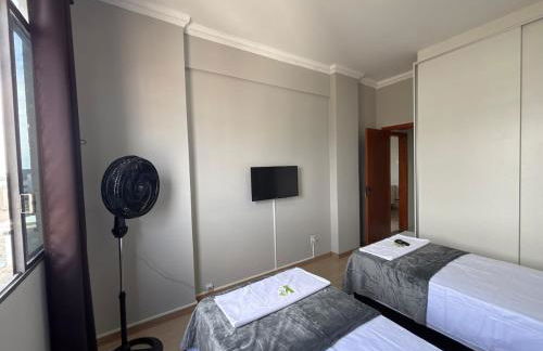 Apartamento Belo Horizonte 2 quartos Ed Maleta, Mercado Central, Feira Hippie, Praça da Liberdade e Parque Municipal - Foto 9